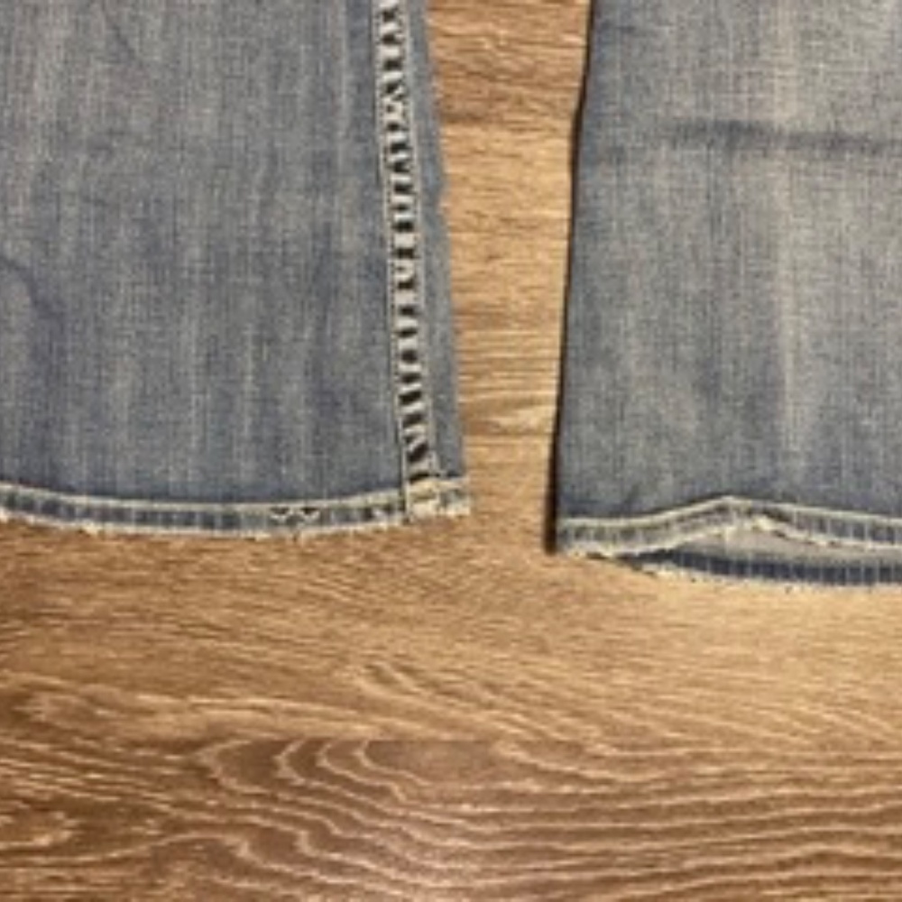 Women's Light Wash Flared Jeans - Blue - Picture 3 of 7